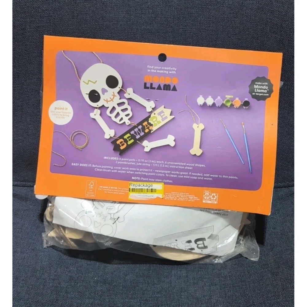 Mondo Llama Paint Your Own Halloween Hanging sign 🎃 Kit.